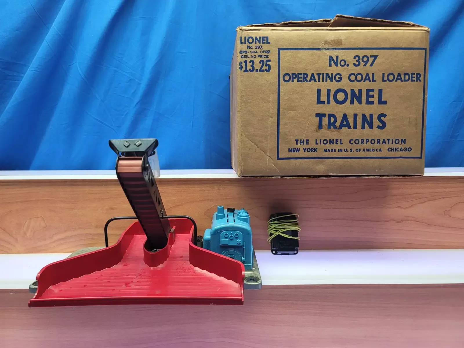 Lionel LIO397 Operating Coal Loader #397 With Original Box