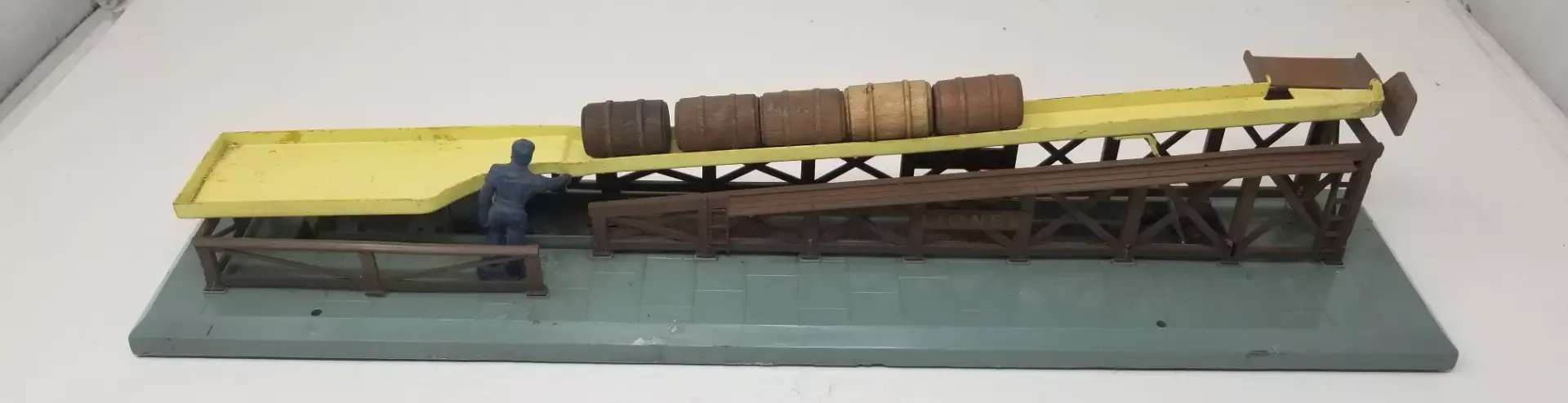 Lionel Used LIO362 Barrel Loader Blue Figure