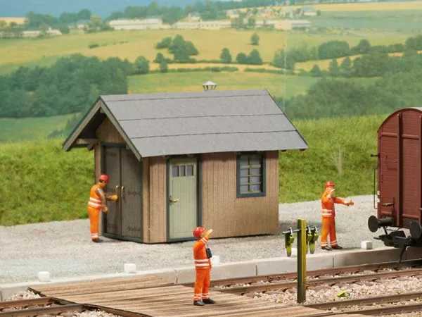 Noch 67111 O Scale Trackside Building -- Laser-Cut Kit - 4-7/8 x 3-9/16 x 3-1/2" 12.4 x 9.1 x 8.9cm