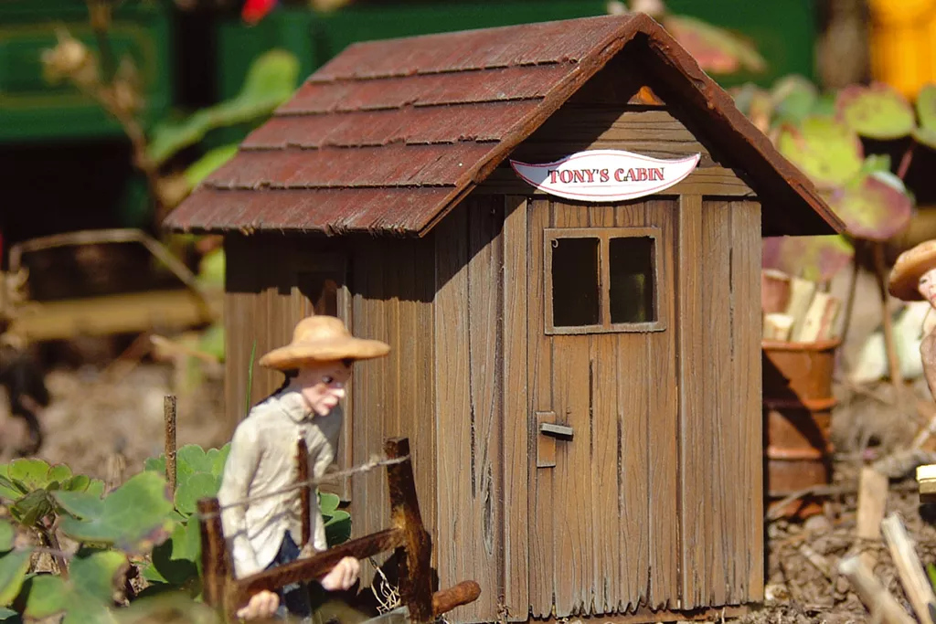 PIKO 62261 Log Cabins 2-Pack, Building Kit (G-Scale)